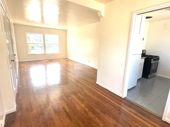 4586 California Ave, Long Beach, CA 90807