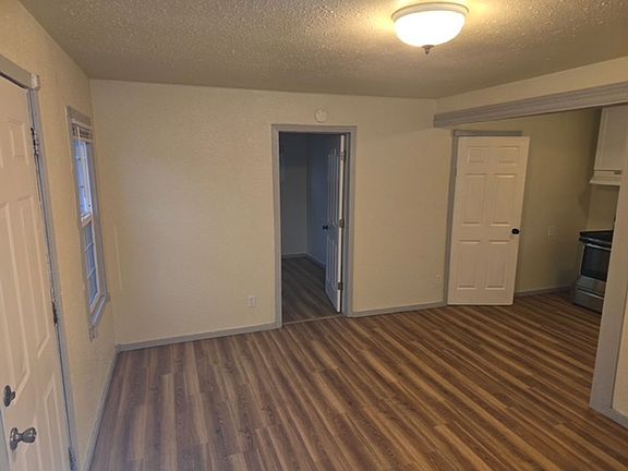 3rd image of 1001-1021 SE Chicago St #1005