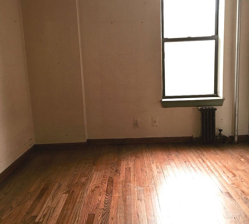 2nd image of 176 Borinquen Pl APT 9