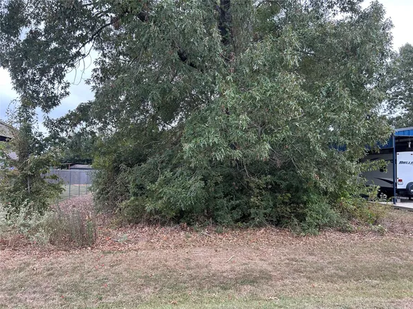 257 Canal Dr, Pointblank, TX 77364