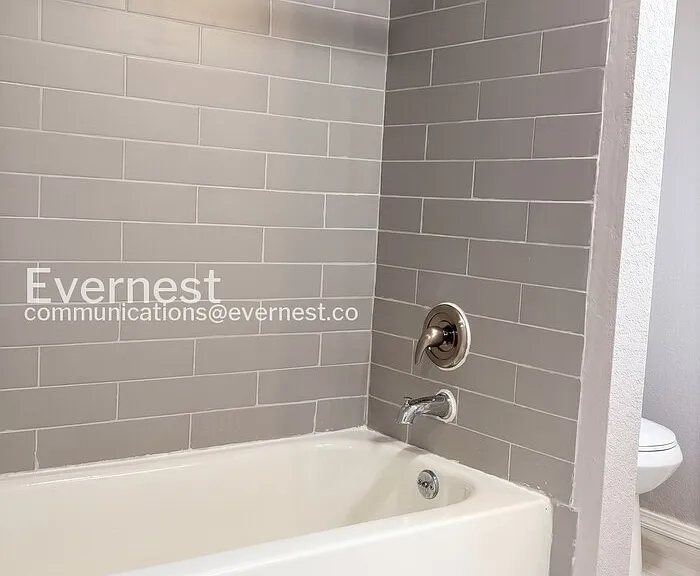 1033 SW 148th St #3 — Photo 10
