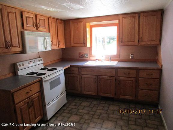 4th image of 924 S Park St