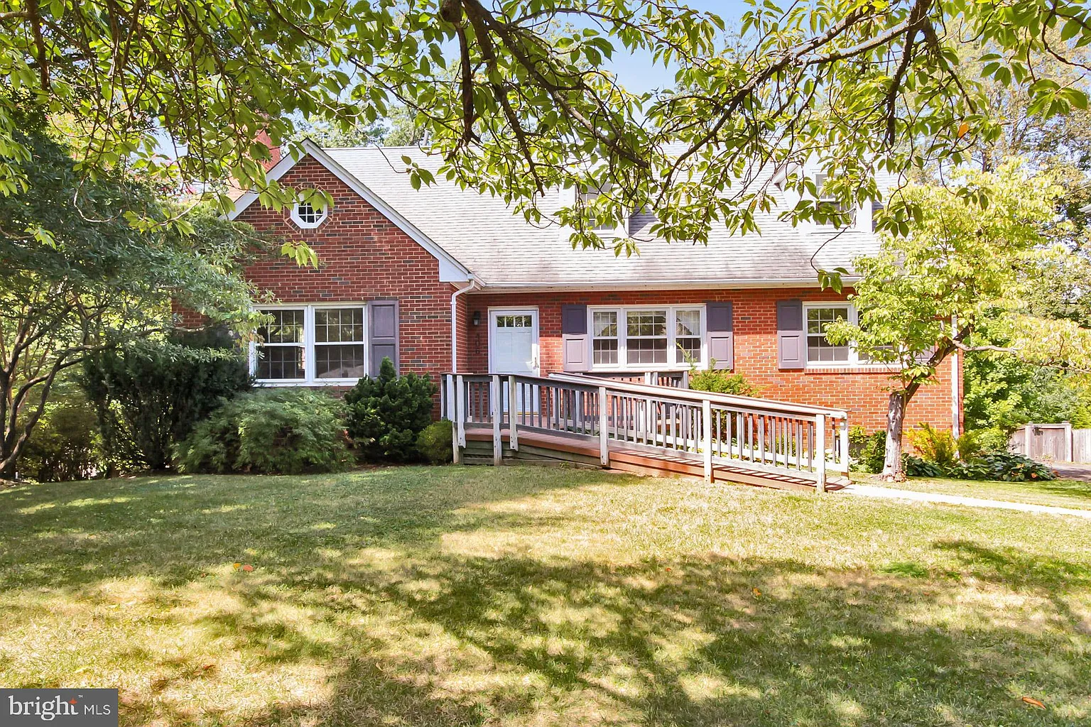 406 John Marshall Dr NE photo 1