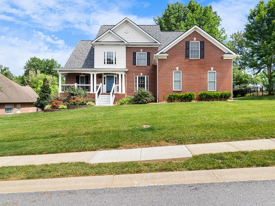 1st image of 813 Brooke Valley Trce