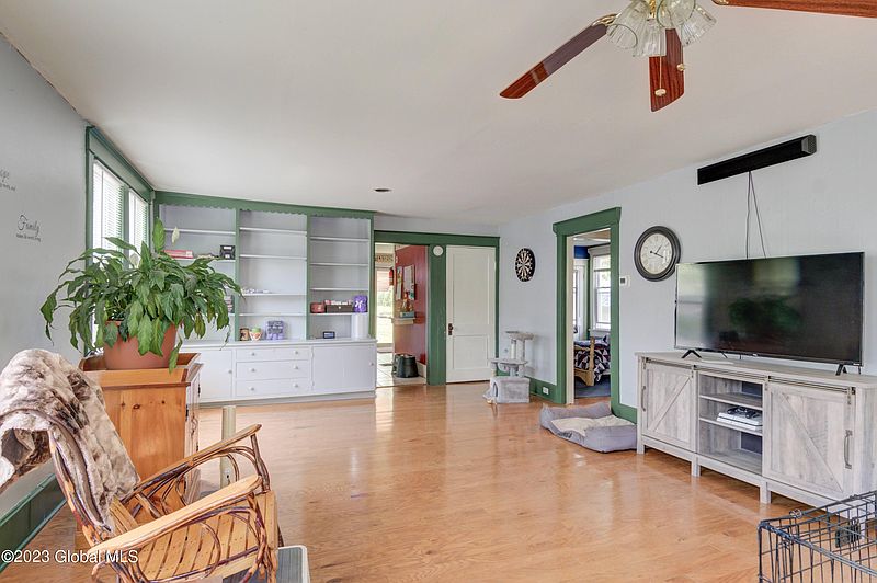 4th image of 92 Reed Street