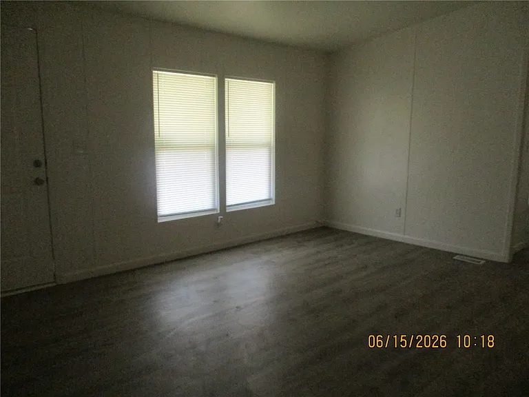569 Harbor Dr — Photo 22