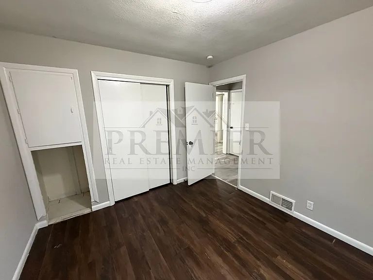 1316 N Main St unit A, Independence MO 64050// Ranch Style Duplex// 2 Beds 1 bath// Rent: $1200 D... — Photo 11