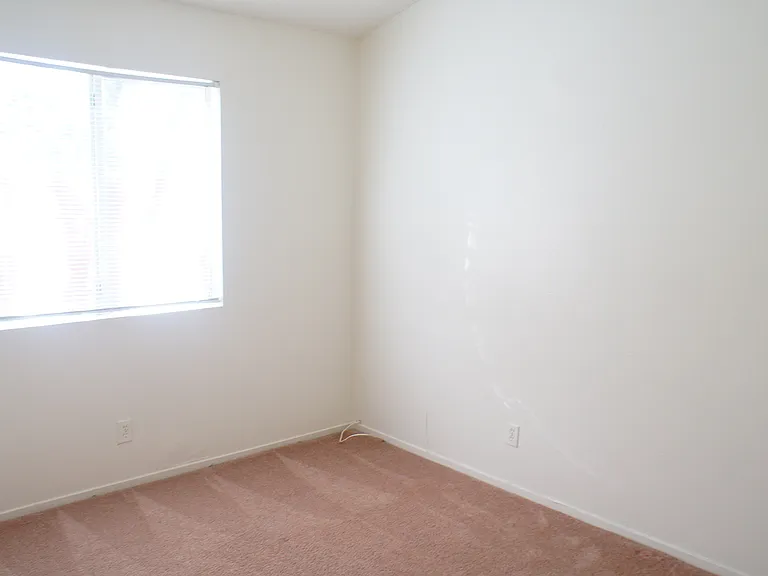 2705 Cheshire Ct — Photo 8