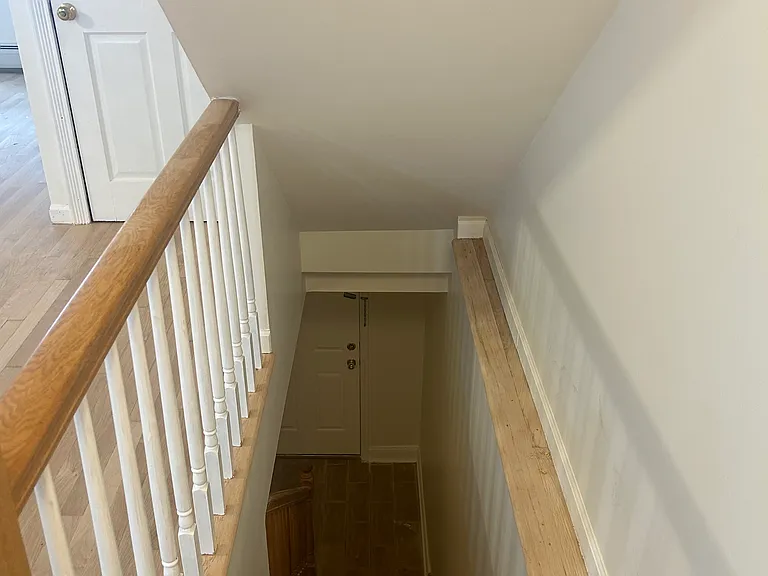 377 Bloomfield St #1 — Photo 3
