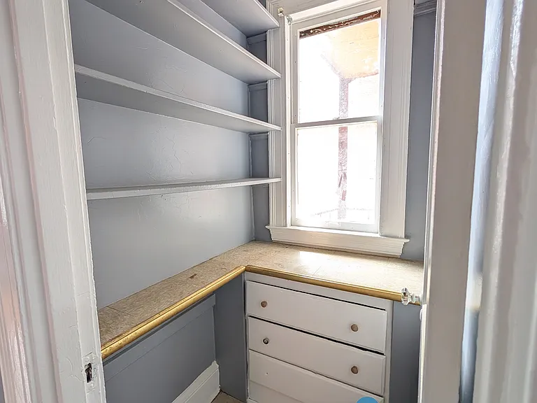 1069 Capitol Ave — Photo 8