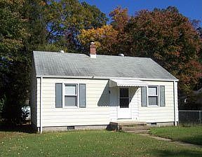 1st image of 5605 N Chesterwood Dr