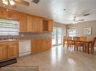 4910 NE 1st Ter, Oakland Park, FL 33334