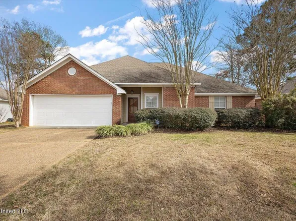 318 Greensboro Dr, Brandon, MS 39047
