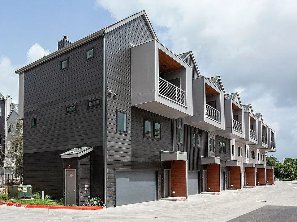 2 bed, 2.5 bath, 1550 sqft, $2,300 — Photo 3