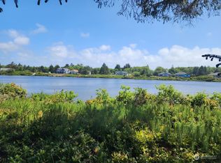 594 Weatherwax Loop NE, Ocean Shores, WA