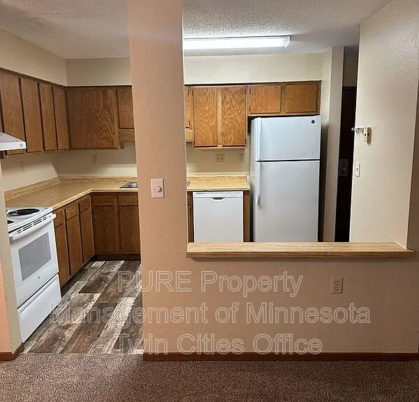 221 Grand Ave W #204 — Photo 1