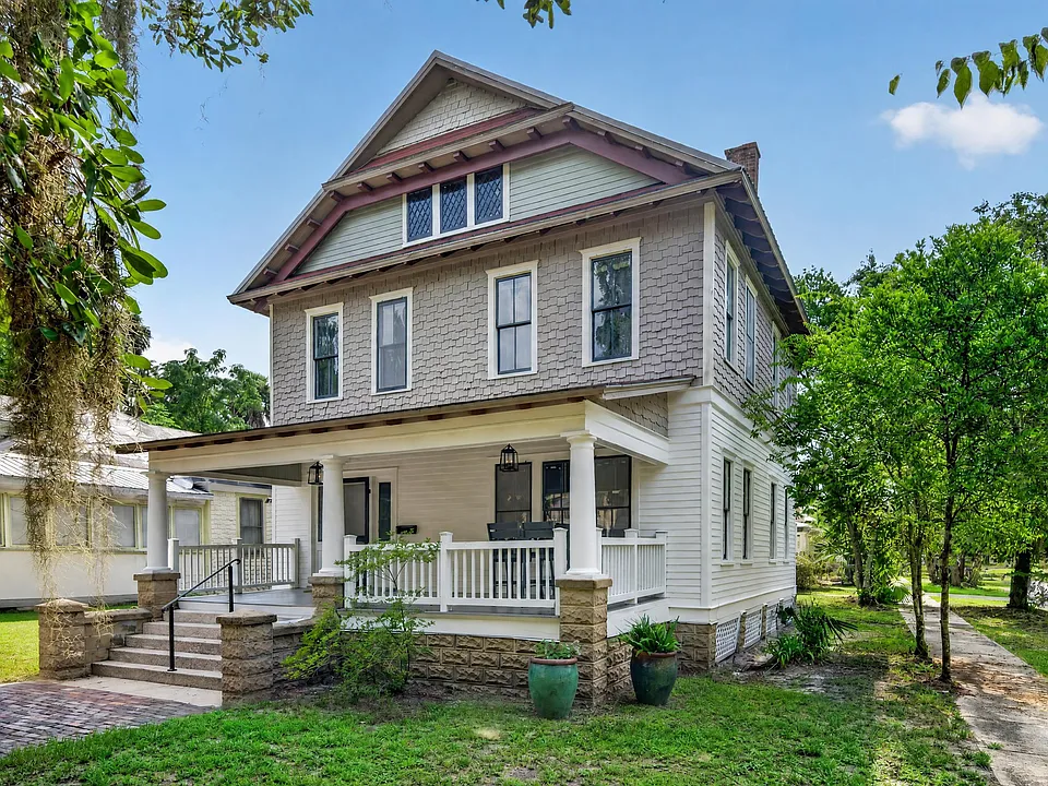 516 N 4th St