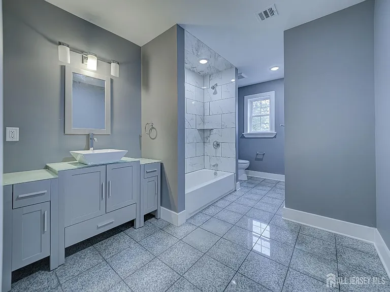 8 Travers Ave #1 — Photo 13