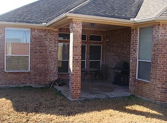 3rd image of 800 Willow Wood Dr