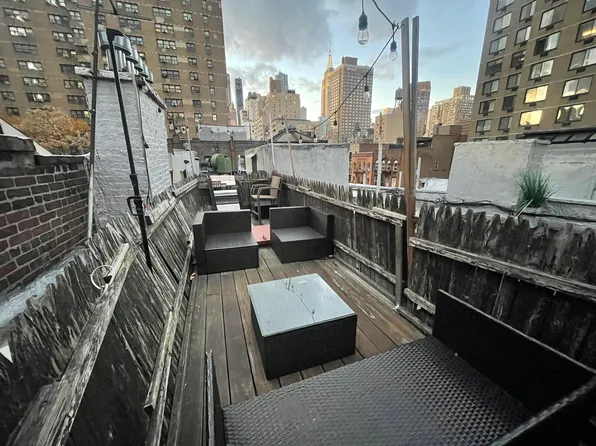 493 2nd Avenue image 9 of 9