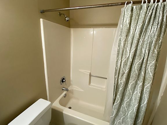 5th image of 2485 SE University Ter