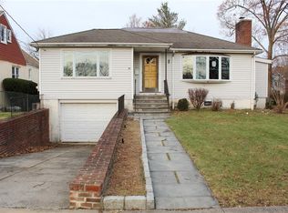 26 College Ave, Port Chester, NY 10573