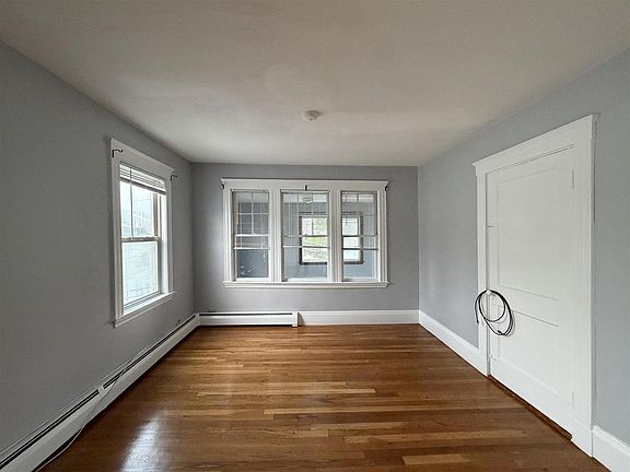 4th image of 230 Cedar St