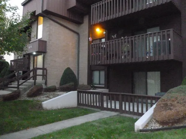 103 Caterpillar Dr APT 1B, Joliet, IL 60436