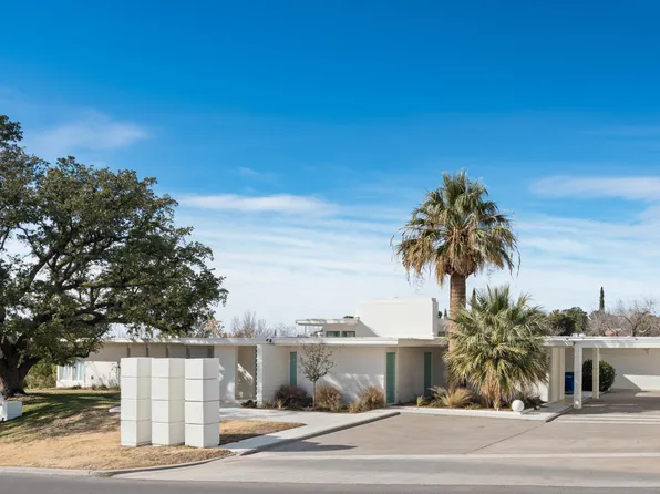 825 Singing Hills Dr, El Paso, TX 79912