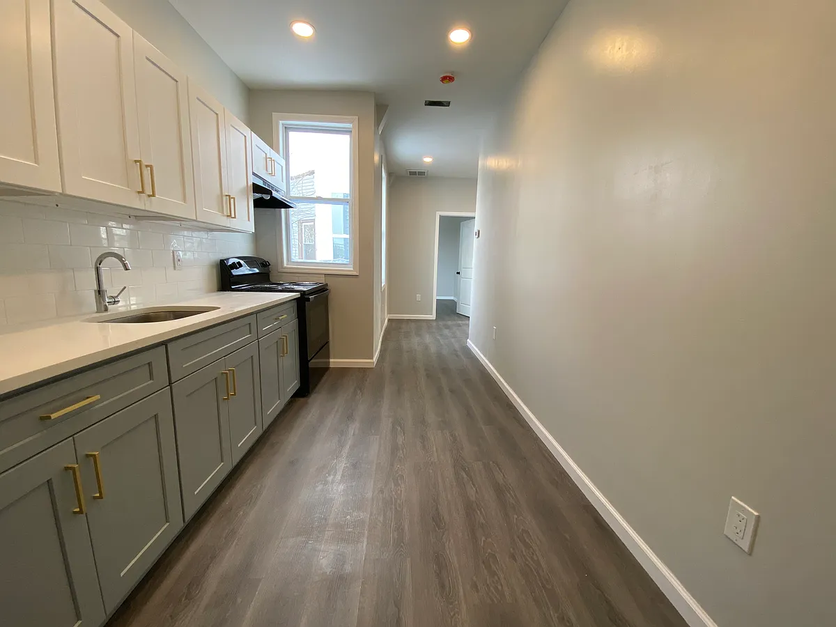 Kitchen - 564 S 11th St #3
