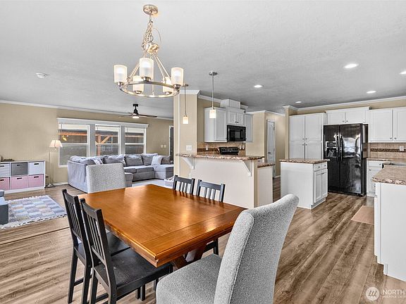 4th image of 7618 157th Street Ct E #93