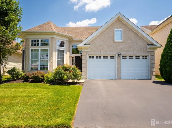 9 Copernicus Ct, East Windsor, NJ 08512