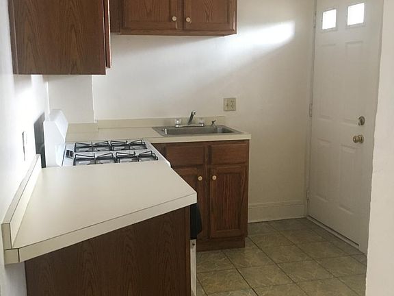 Sunny kitchen with dishwasher!