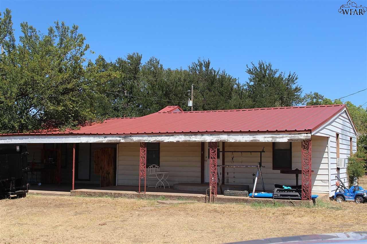 316 N Carroll St, Henrietta, TX 76365 MLS 170161 Zillow