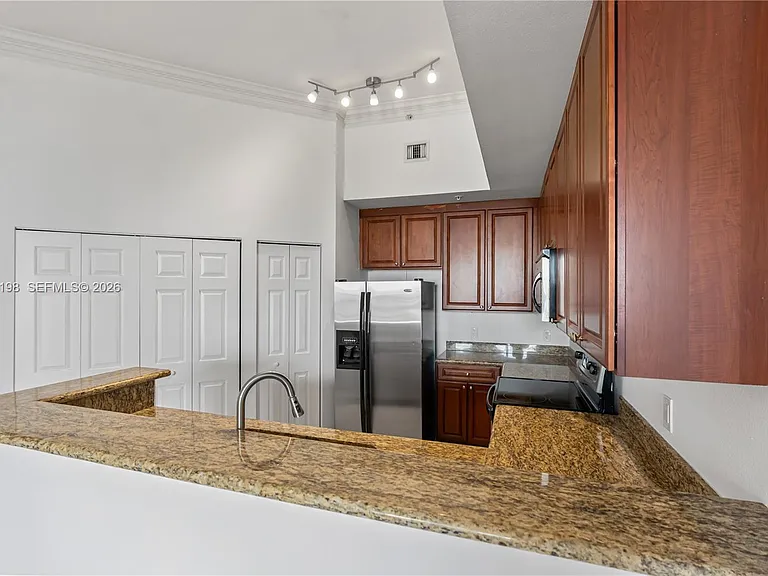 3001 NE 185th St #716 — Photo 33