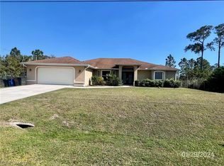 912 Plumosa Ave, Lehigh Acres, FL 33972