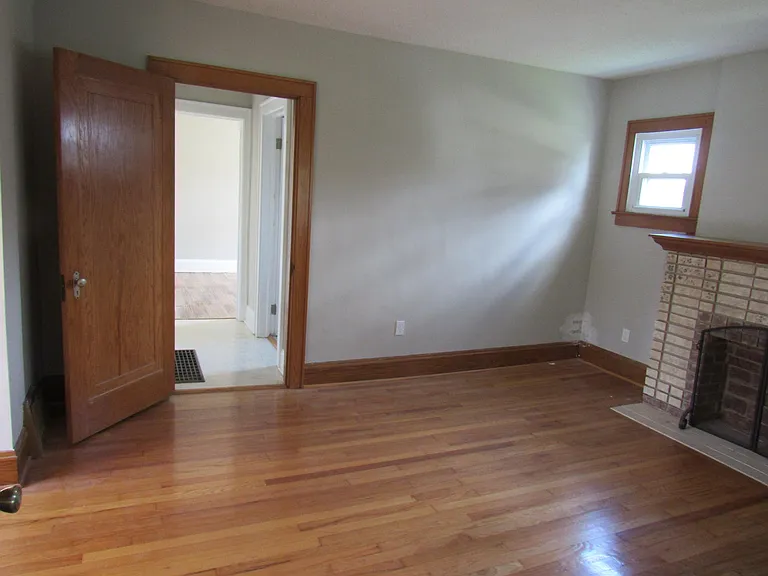 2360 Edwin Ave — Photo 7
