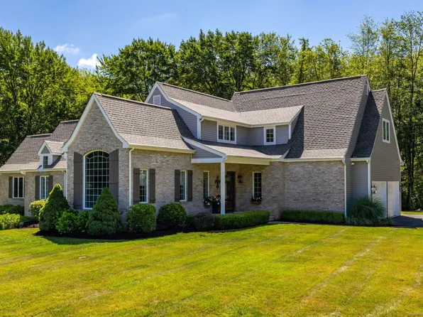 60 Crystal Farms Court, Southington, CT 06489