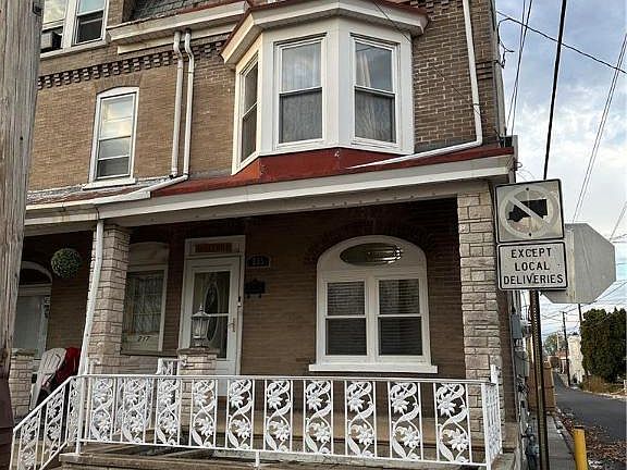 2nd image of 215 W Liberty St