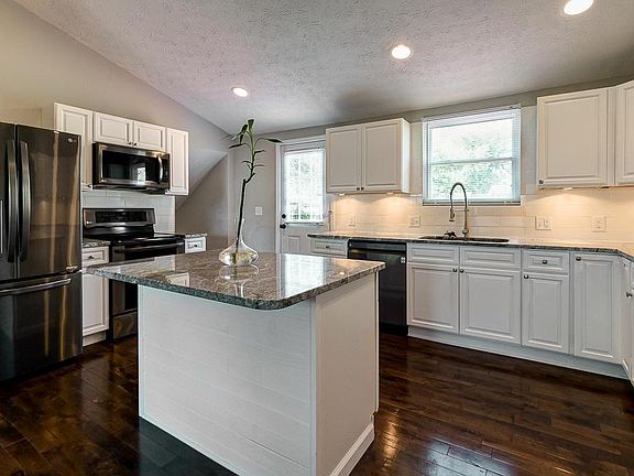 3rd image of 1243 Elm Park Pl