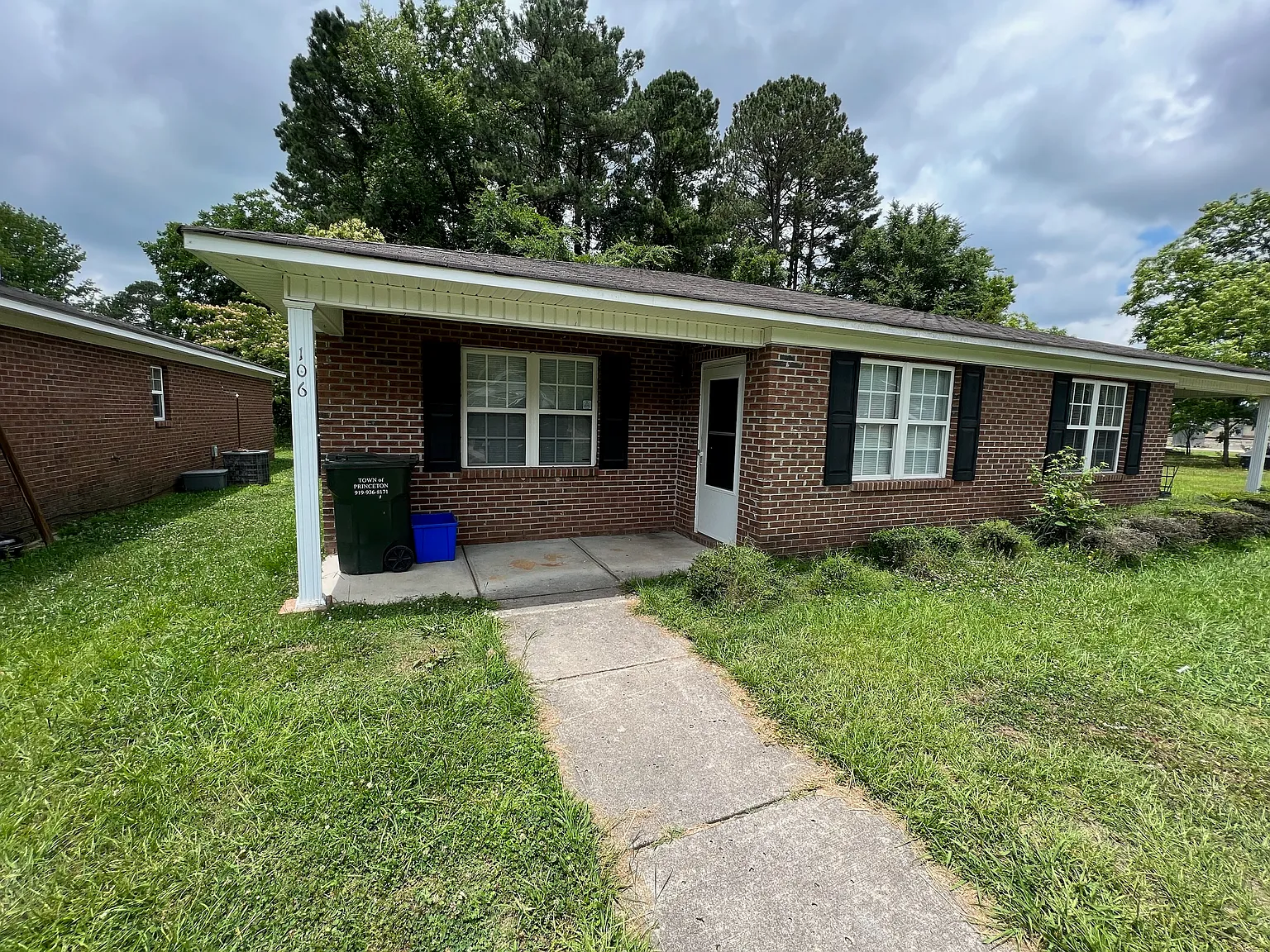 2 bed, 1000 sqft, $1,100 — Photo 1