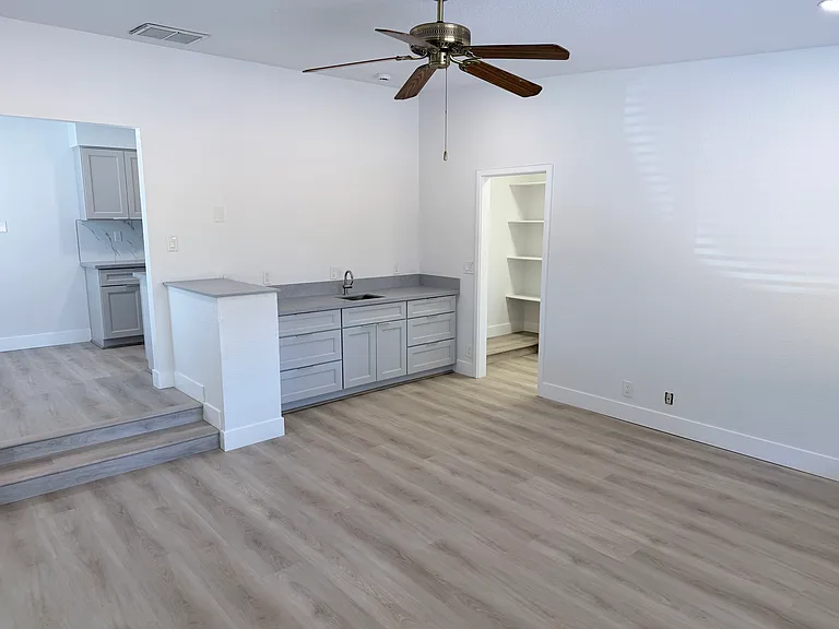 9347 Kiefer Blvd — Photo 5
