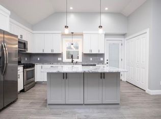 60 American Legion Hwy, Westport, MA 02790