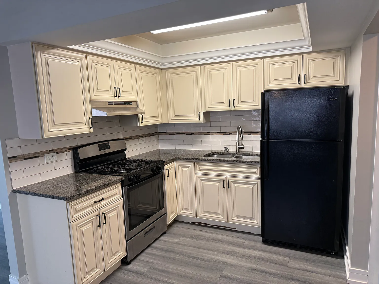 2 bed, $1,625 — Photo 3