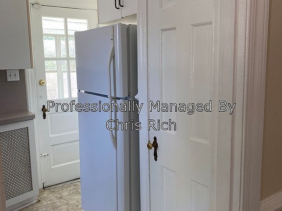 4th image of 3811 Hawthorne Ave #B