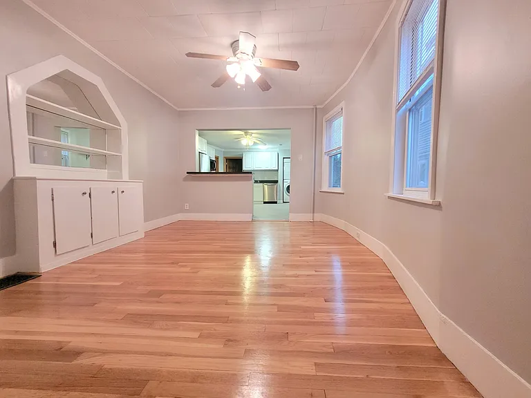22 Gladstone St #1 — Photo 8