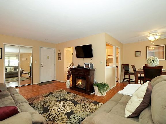 2nd image of 338 Lakeland Ave APT 6C