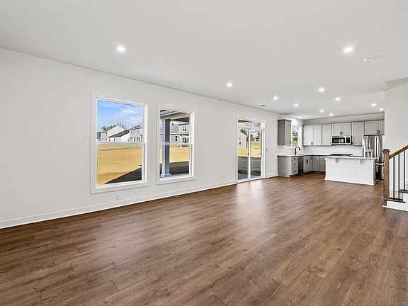 2nd image of 1021 Quartz Ln