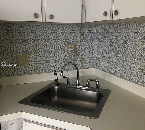 4th image of 420 SE 22nd St APT 4