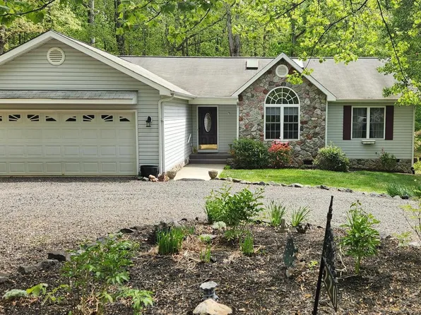 220 Creekside Dr, Locust Grove, VA 22508